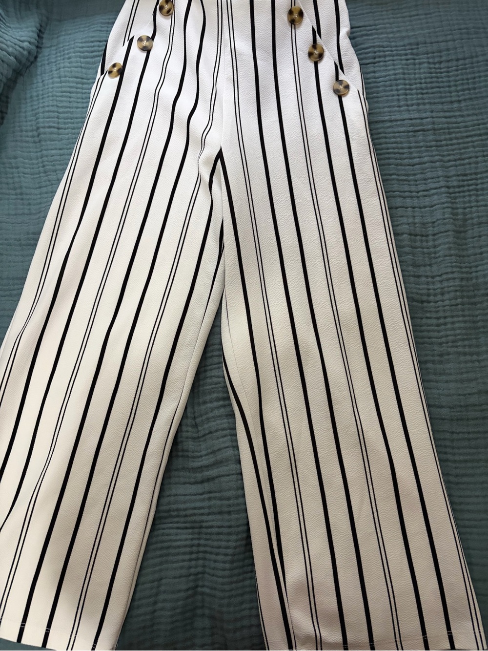 Women’s White Pinstripe Wide-Leg Pants